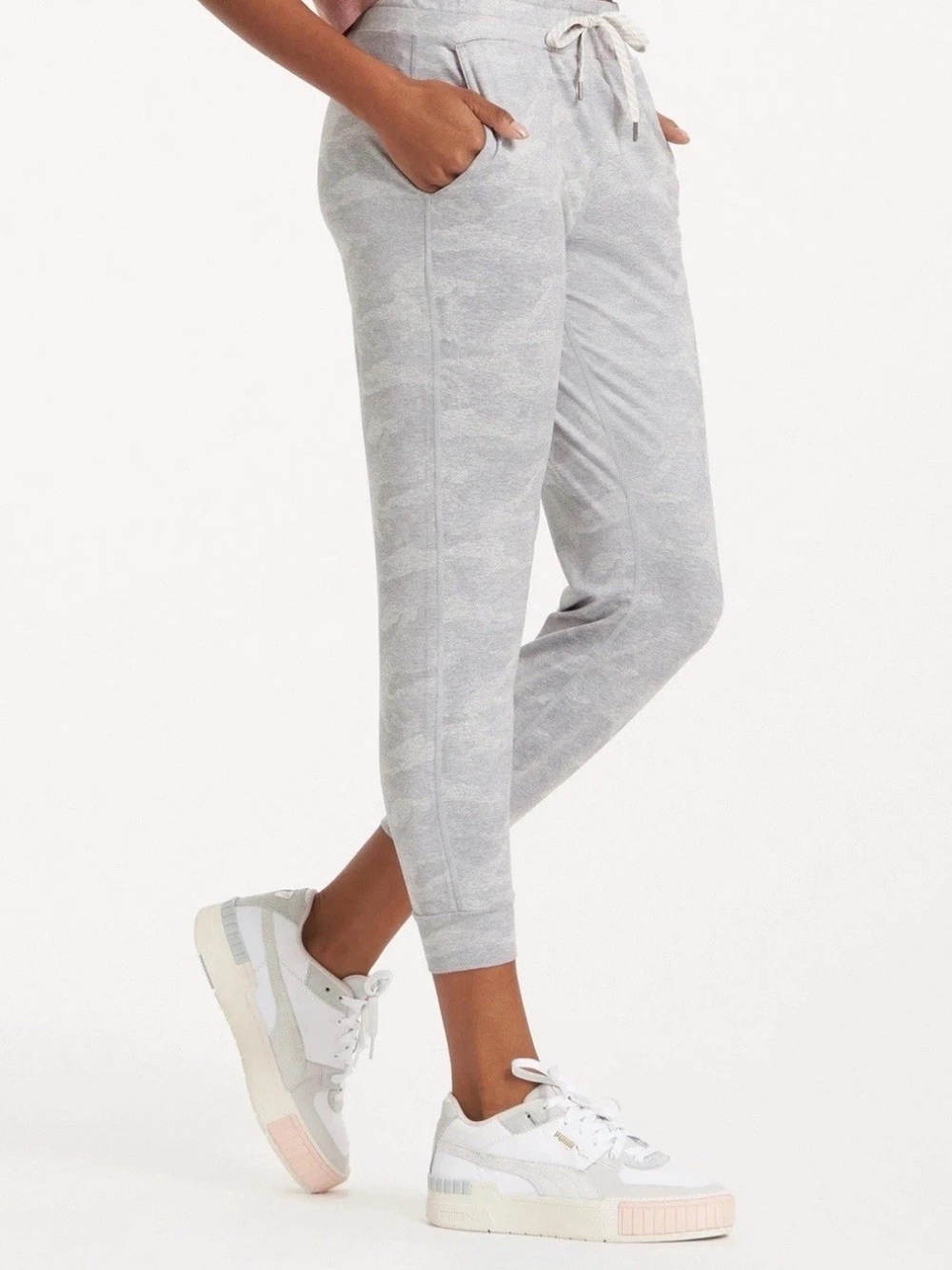 Vuori Performance Jogger Large Gray Camo Women’s Athletic Lounge Pants VW303